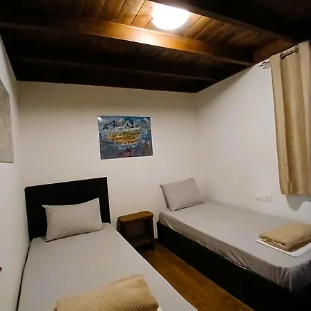 Dom wakacyjny Kartalia Wooden Maisonette *