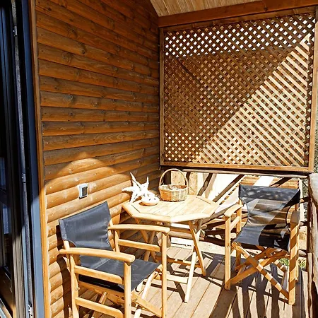 度假居 Kartalia Wooden Maisonette 库佛斯港
